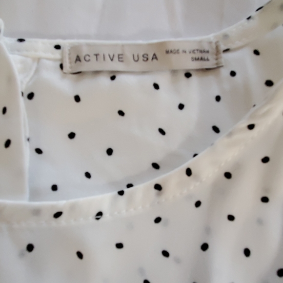 Tops - Picture 7 of 7